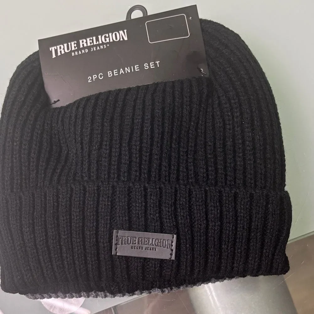 True Religion 2 pc beanie set Charcoal Knit and grey knit insulated